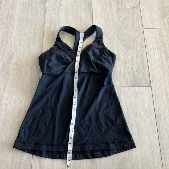 Lululemon women’s black top size 4 - Picture 2 of 5